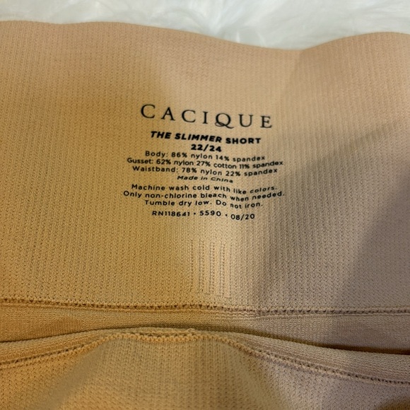 Cacique The Slimmer Short size 22/24 NWOT - Picture 2 of 3